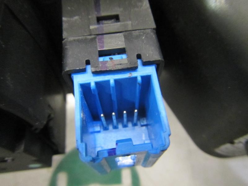 Recambio de mando elevalunas delantero izquierdo para opel mokka x selective start/stop referencia OEM IAM 22915121 95025518 