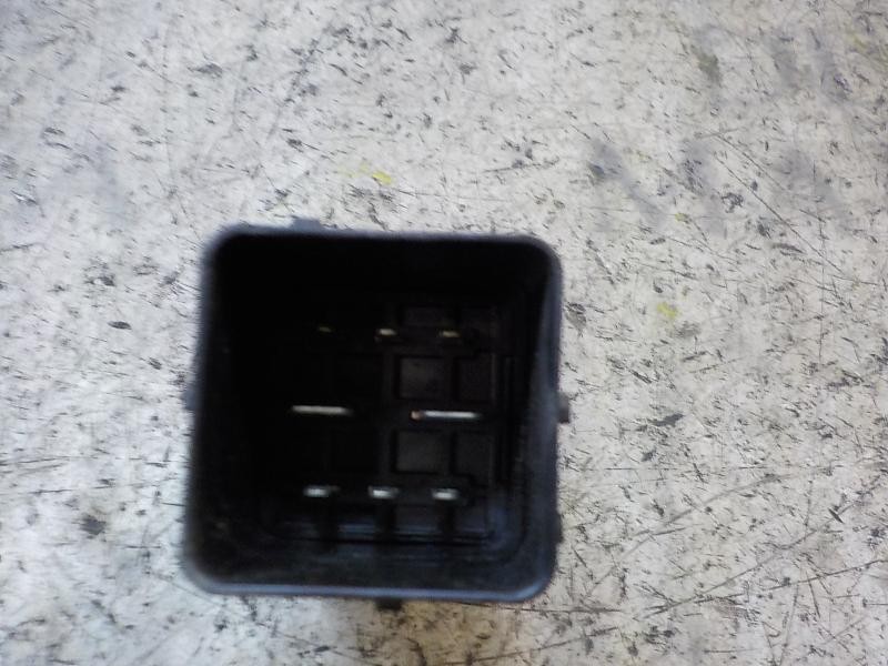 Recambio de caja precalentamiento para peugeot partner kombi 1.6 16v e-hdi fap referencia OEM IAM   