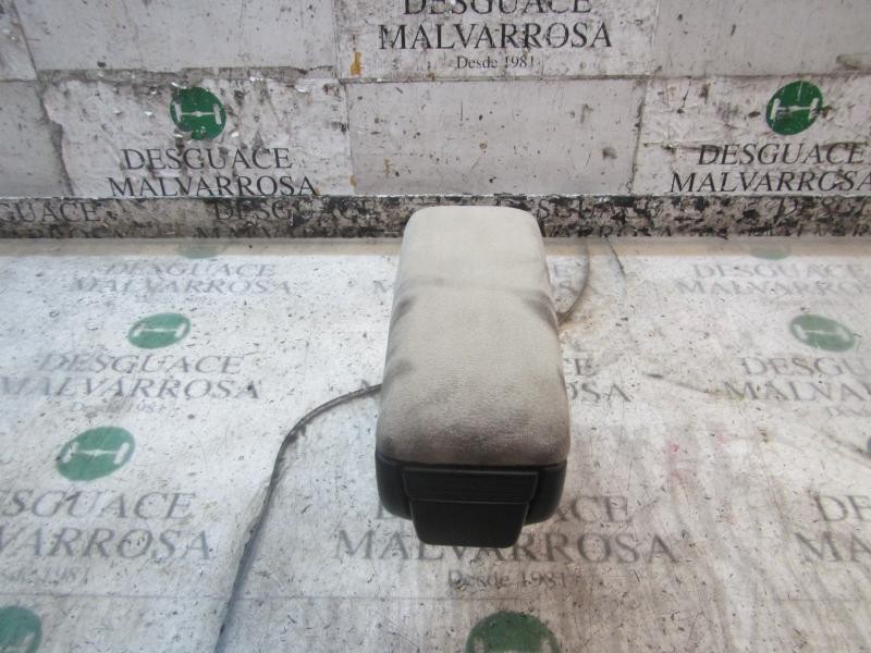 Recambio de apoyabrazos central para fiat linea (110) dynamic referencia OEM IAM 735486077  