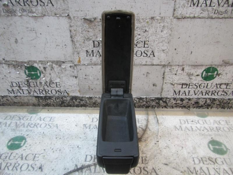 Recambio de apoyabrazos central para fiat linea (110) dynamic referencia OEM IAM 735486077  