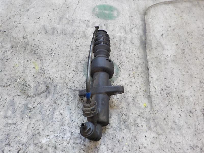 Recambio de bombin embrague para citroën c4 berlina 1.6 16v hdi referencia OEM IAM   