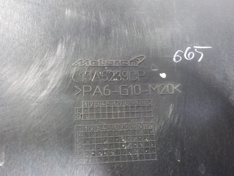 Recambio de moldura para mclaren 570s spider p13 referencia OEM IAM  13A6239CP 