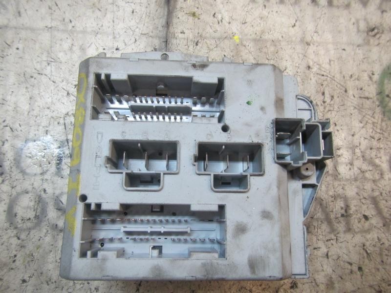 Recambio de caja reles / fusibles para fiat linea (110) dynamic referencia OEM IAM 51815360  