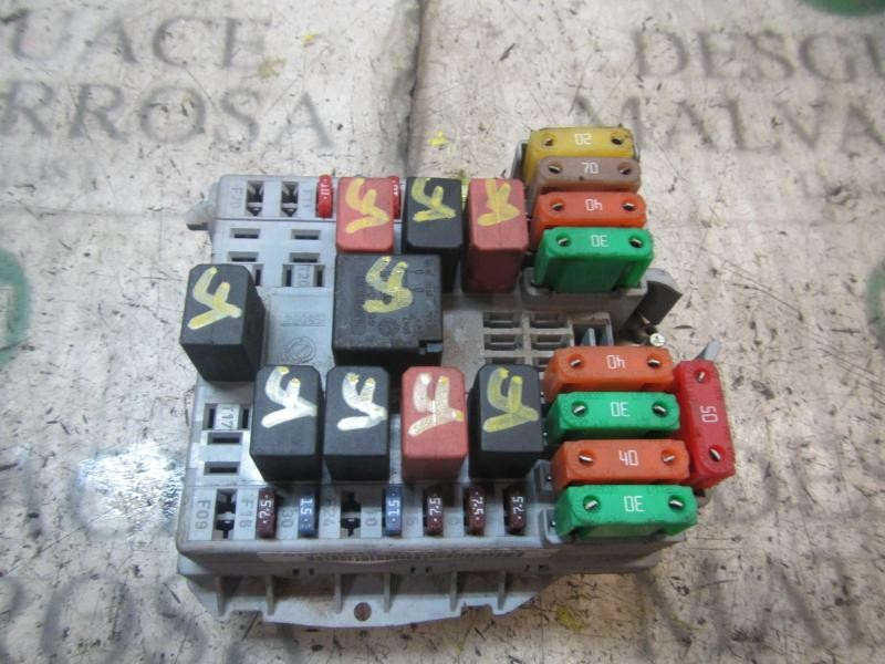 Recambio de caja reles / fusibles para fiat linea (110) dynamic referencia OEM IAM 51815360  