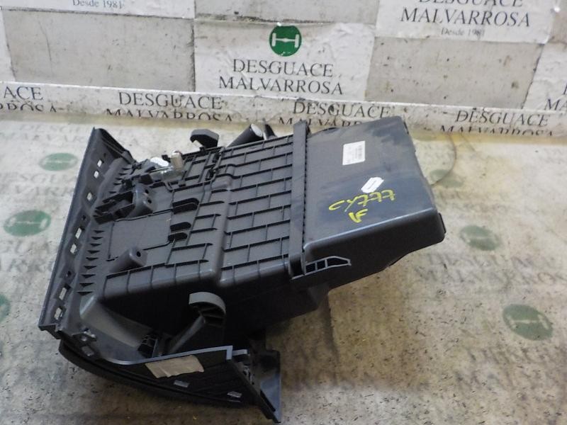 Recambio de guantera para renault megane iii sport tourer expression referencia OEM IAM 681083896R  