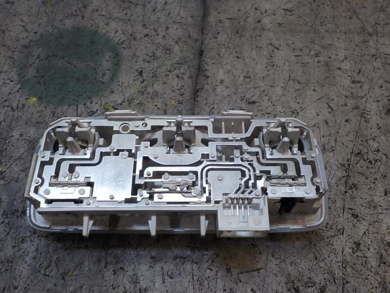 Recambio de piloto interior para renault megane iii sport tourer expression referencia OEM IAM 264300008R  