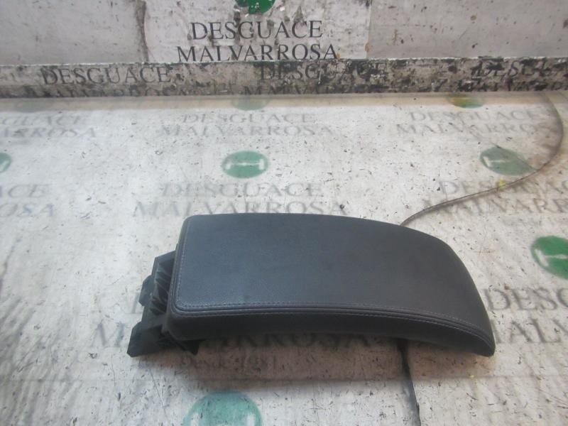 Recambio de apoyabrazos central para renault megane iii coupe 1.9 dci diesel fap referencia OEM IAM 969200017R  