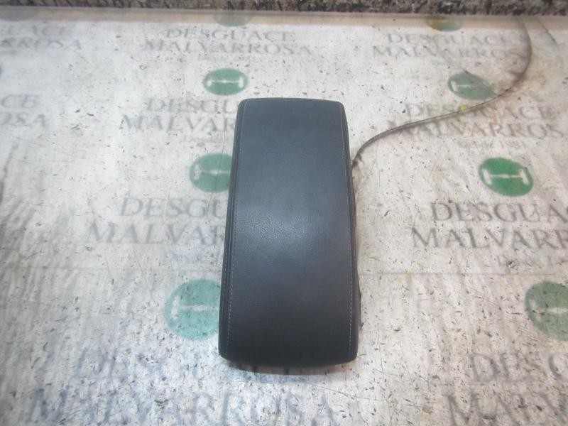 Recambio de apoyabrazos central para renault megane iii coupe 1.9 dci diesel fap referencia OEM IAM 969200017R  