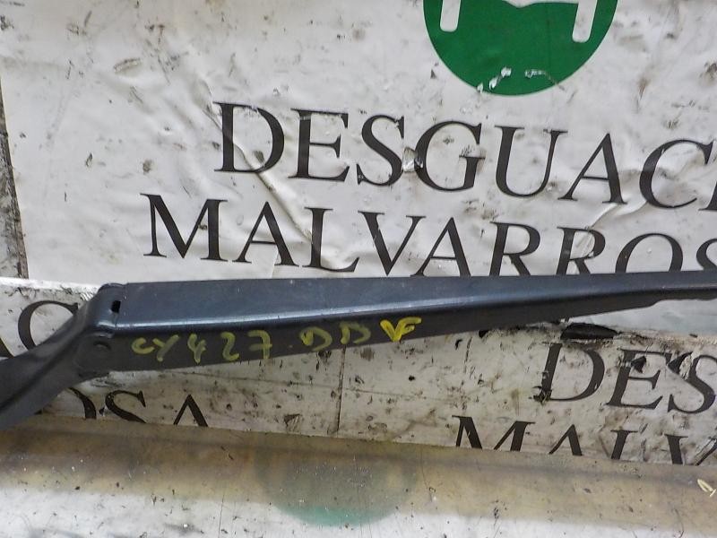 Recambio de brazo limpia delantero derecho para renault twingo 1.2 16v referencia OEM IAM 288865752R  