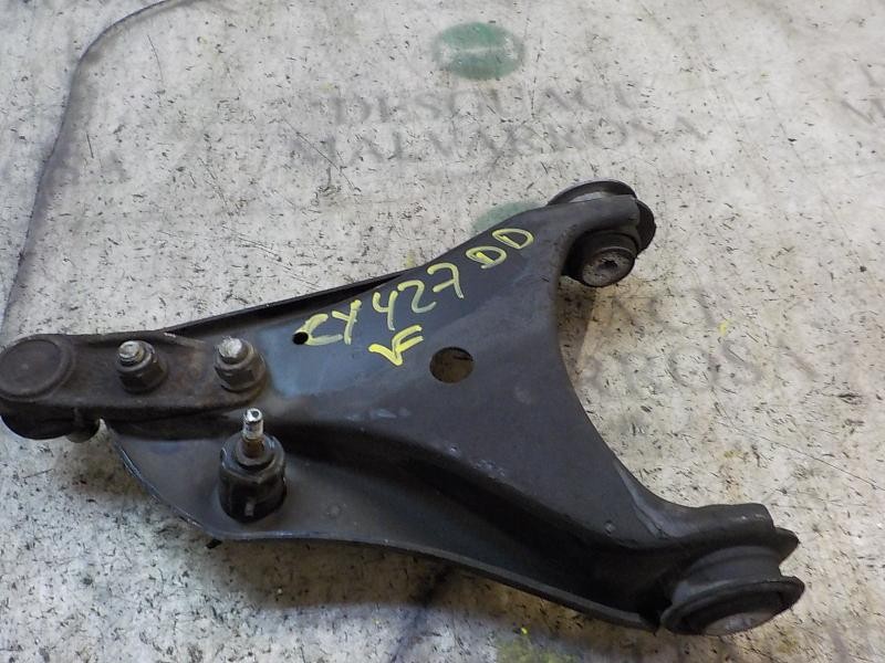 Recambio de brazo suspension inferior delantero derecho para renault twingo 1.2 16v referencia OEM IAM 8200942396  