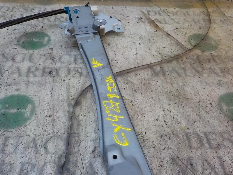 Recambio de elevalunas delantero izquierdo para renault twingo 1.2 16v referencia OEM IAM 8200384743  