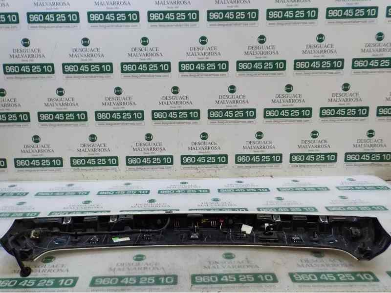 Recambio de piloto trasero central para jeep compass ii 1.4 m-air cat referencia OEM IAM   