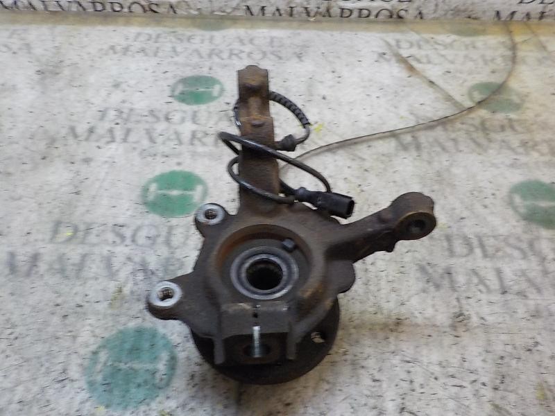 Recambio de mangueta delantera derecha para renault twingo 1.2 16v referencia OEM IAM 8200663593  