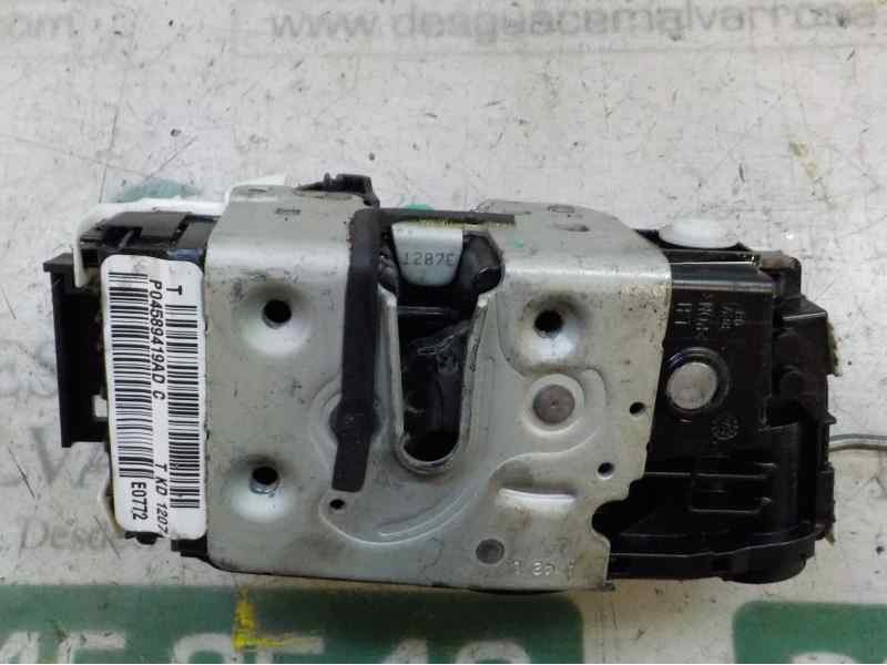 Recambio de cerradura puerta trasera izquierda para jeep patriot 2.0 crd cat referencia OEM IAM   
