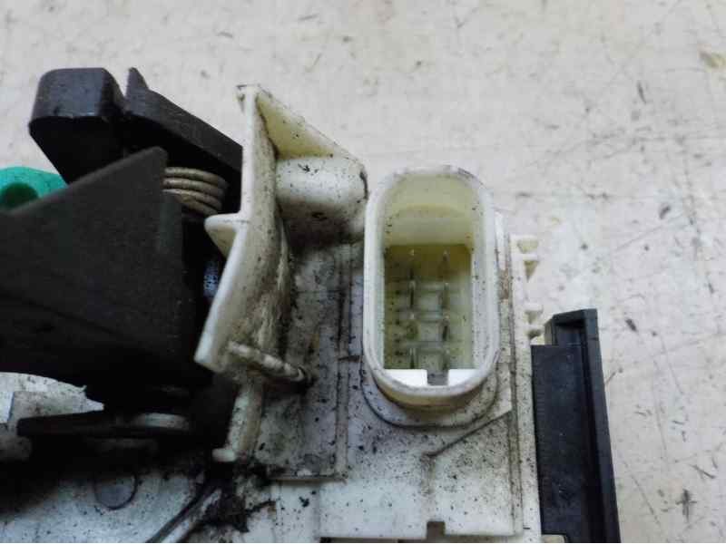 Recambio de cerradura puerta trasera izquierda para jeep patriot 2.0 crd cat referencia OEM IAM   