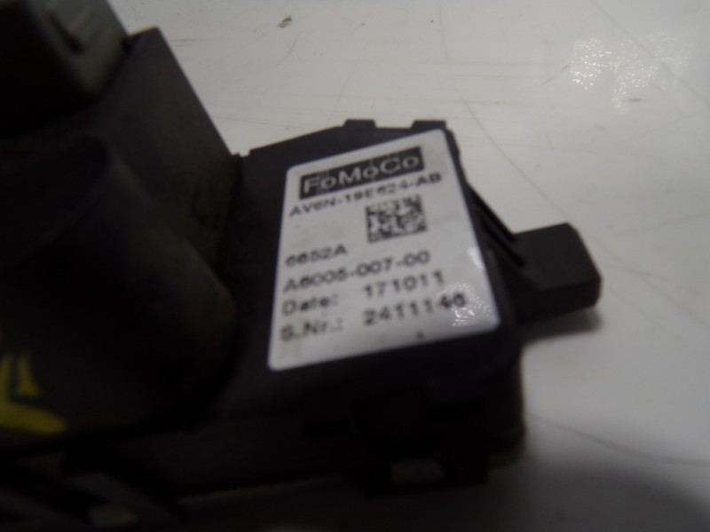 Recambio de resistencia calefaccion para ford focus lim. 1.5 tdci cat referencia OEM IAM 1888653 AV6N19E624AB 