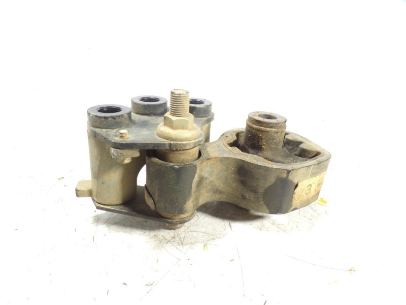 Recambio de soporte cambio para mazda cx-5 2.2 turbodiesel cat referencia OEM IAM KD6239040  