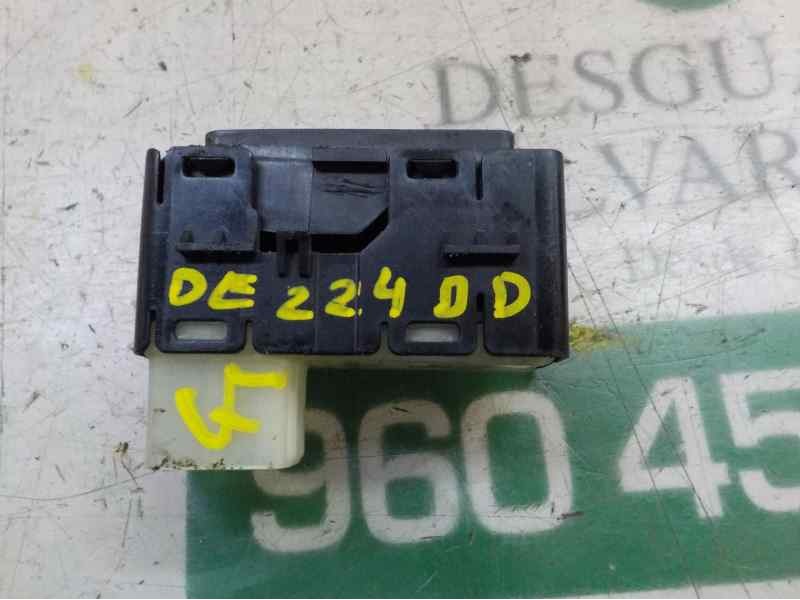 Recambio de mando elevalunas delantero derecho para jeep patriot 2.0 crd cat referencia OEM IAM   