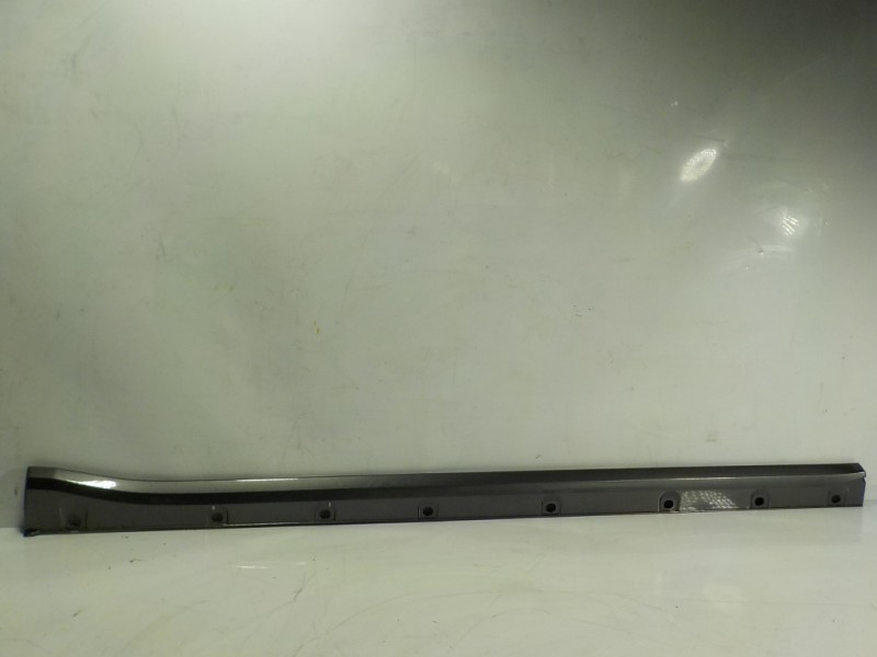 Recambio de faldon lateral para toyota land cruiser (j12) 3.0 turbodiesel referencia OEM IAM  7585160050 