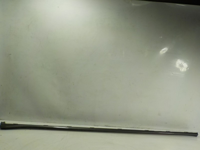 Recambio de faldon lateral para toyota land cruiser (j12) 3.0 turbodiesel referencia OEM IAM  7585160050 