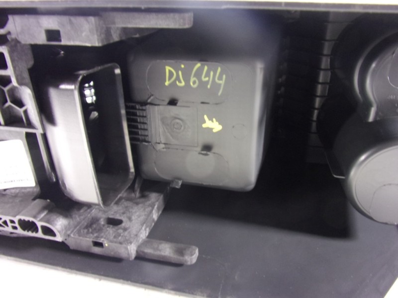 Recambio de apoyabrazos central para cupra ateca 2.0tsi 4drive referencia OEM IAM 575864207GXJ9  