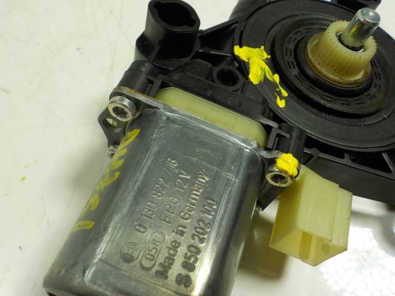 Recambio de motor elevalunas delantero derecho para seat leon (5f1) 2.0 tdi referencia OEM IAM  5Q0959802B 