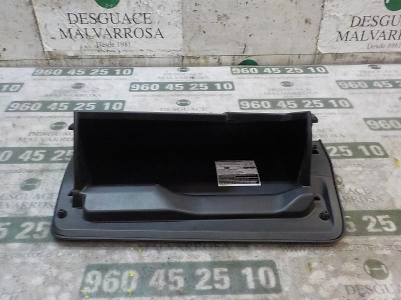 Recambio de guantera para toyota yaris 1.4 turbodiesel cat referencia OEM IAM 555500D151C1  