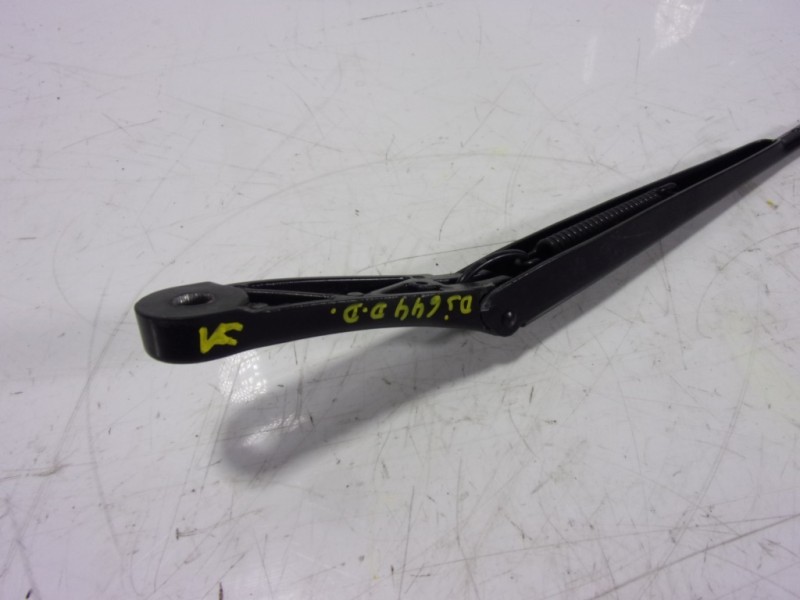 Recambio de brazo limpia delantero derecho para cupra ateca 2.0tsi 4drive referencia OEM IAM 576955410B03C  