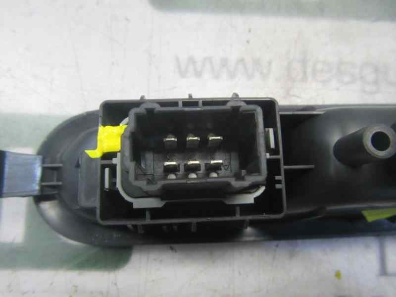 Recambio de mando elevalunas trasero derecho para renault grand modus 1.2 16v referencia OEM IAM 8200214936  