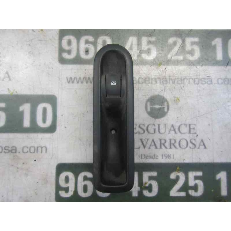 Recambio de mando elevalunas trasero izquierdo para renault grand modus 1.2 16v referencia OEM IAM 8200214936  