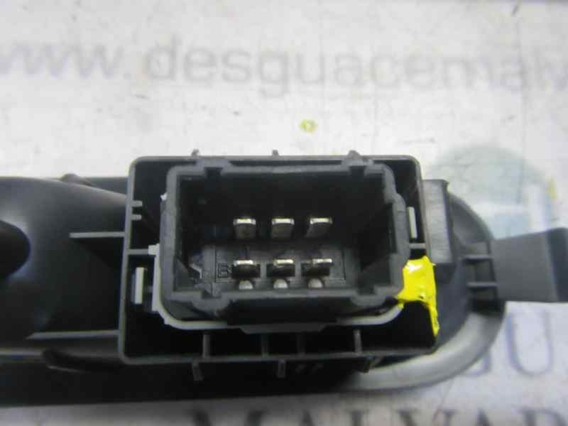 Recambio de mando elevalunas trasero izquierdo para renault grand modus 1.2 16v referencia OEM IAM 8200214936  
