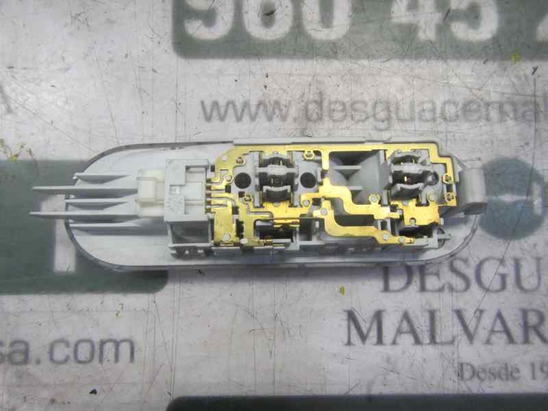 Recambio de piloto interior para renault grand modus 1.2 16v referencia OEM IAM 8200073231  