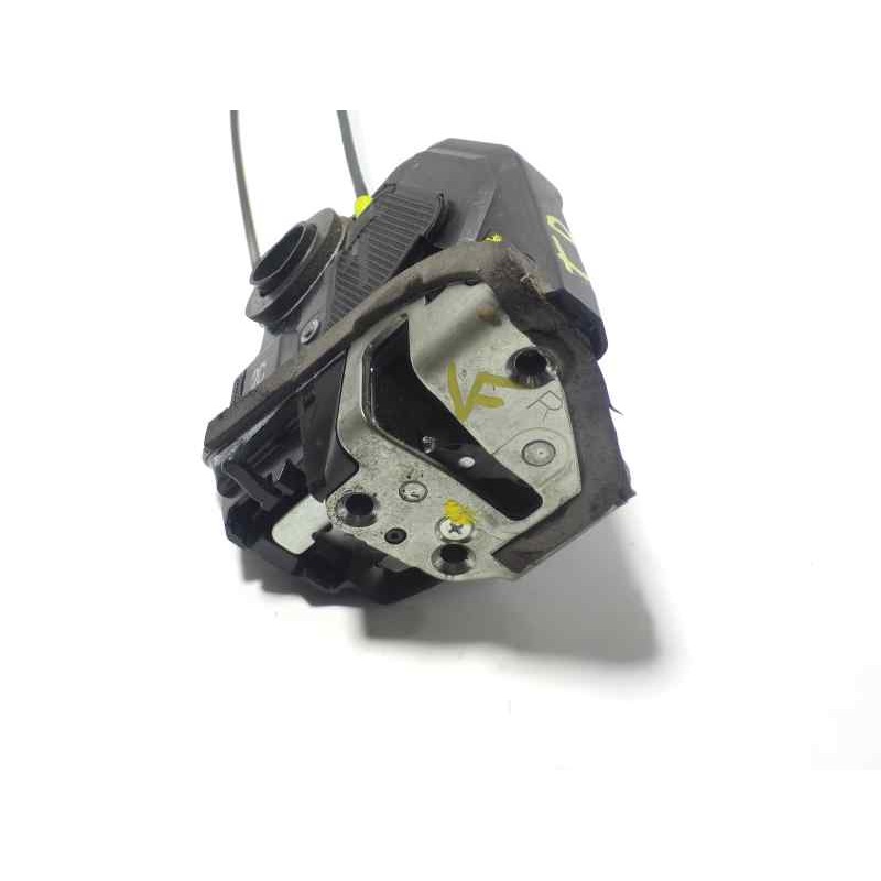 Recambio de cerradura puerta trasera derecha para toyota auris 1.4 turbodiesel cat referencia OEM IAM 6905002180  