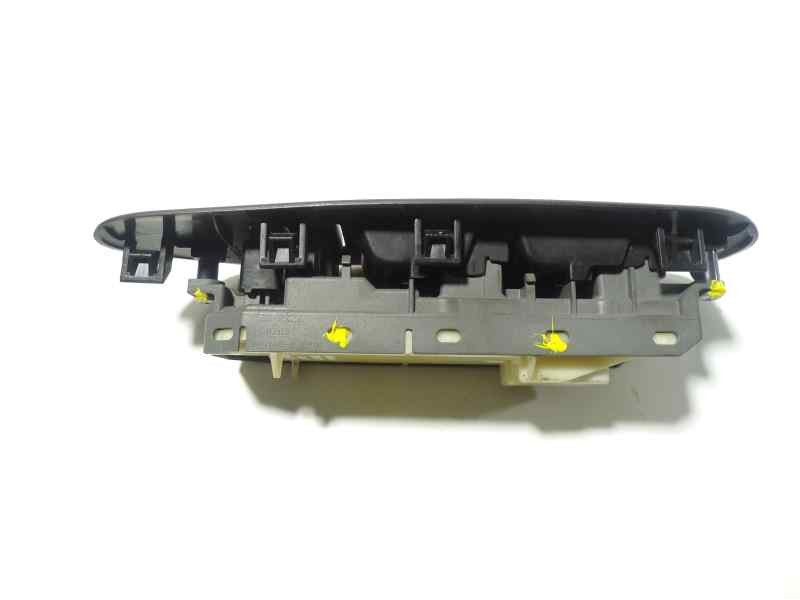 Recambio de mando elevalunas delantero izquierdo para toyota auris 1.4 turbodiesel cat referencia OEM IAM 8404002080 8404002080 