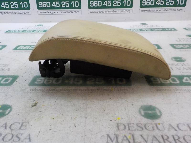 Recambio de apoyabrazos central para ford mondeo ber. (ca2) ghia referencia OEM IAM 1695426  