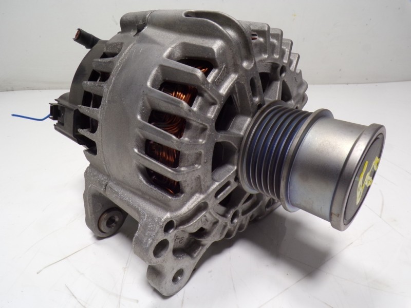 Recambio de alternador para audi a1 sportback (gba) 1.0 tfsi referencia OEM IAM 04E903015 04E903015 