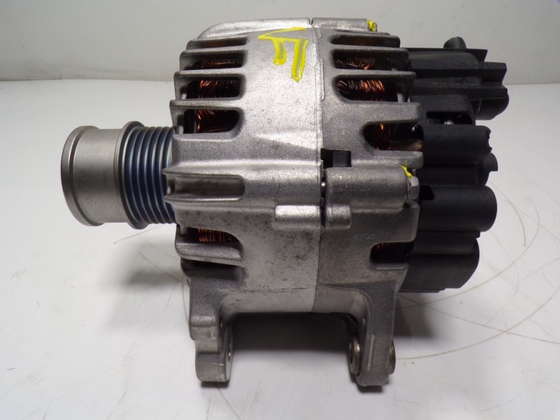 Recambio de alternador para audi a1 sportback (gba) 1.0 tfsi referencia OEM IAM 04E903015 04E903015 