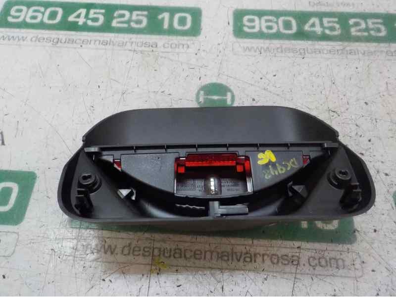 Recambio de piloto trasero central para dacia sandero ambiance referencia OEM IAM 265907079R  