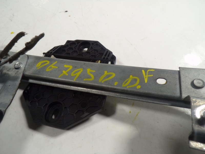 Recambio de elevalunas delantero derecho para dacia sandero 1.5 dci diesel fap cat referencia OEM IAM 807209299R 607209299R 