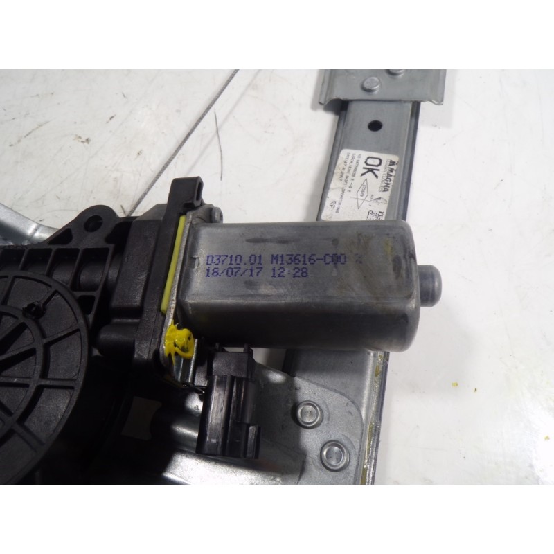 Recambio de elevalunas delantero derecho para dacia sandero 1.5 dci diesel fap cat referencia OEM IAM 807209299R 607209299R 