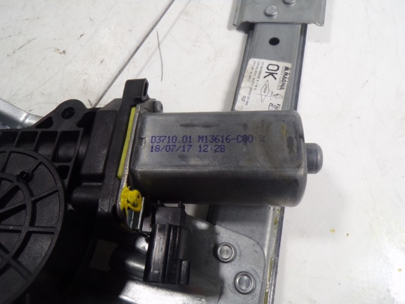 Recambio de elevalunas delantero derecho para dacia sandero 1.5 dci diesel fap cat referencia OEM IAM 807209299R 607209299R 