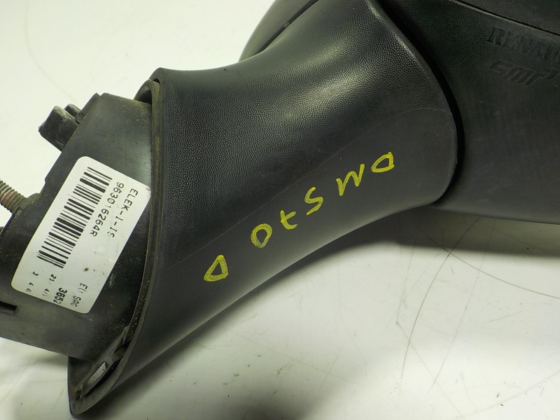 Recambio de espejo derecho para renault captur 0.9 tce referencia OEM IAM 963010497R  