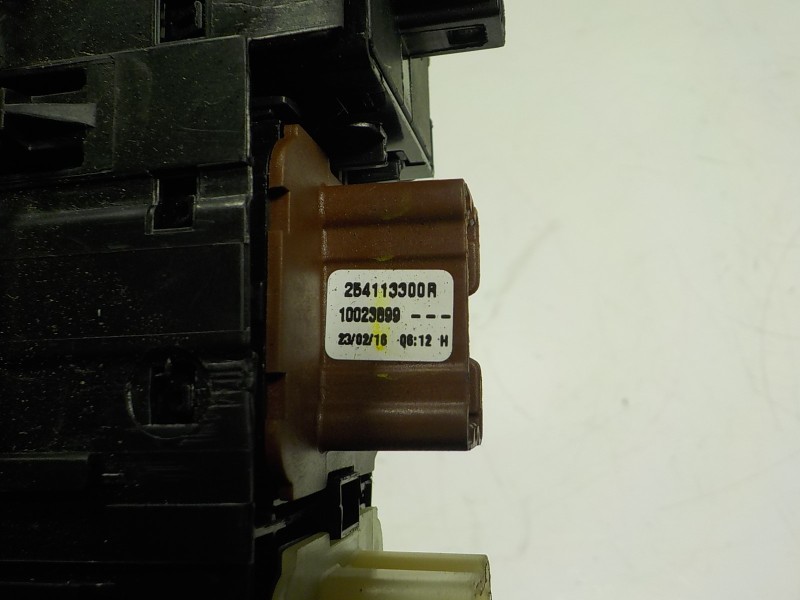 Recambio de mando elevalunas delantero izquierdo para renault captur 0.9 tce referencia OEM IAM 254118722R 254118722R 