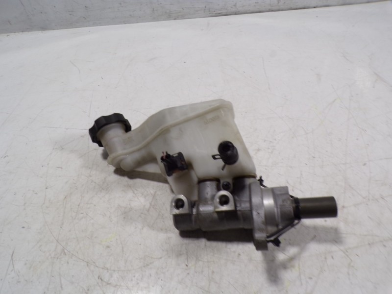 Recambio de bomba freno para kia cee´d 1.4 crdi cat referencia OEM IAM 58510A5200  