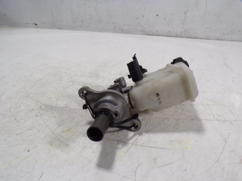 Recambio de bomba freno para kia cee´d 1.4 crdi cat referencia OEM IAM 58510A5200  