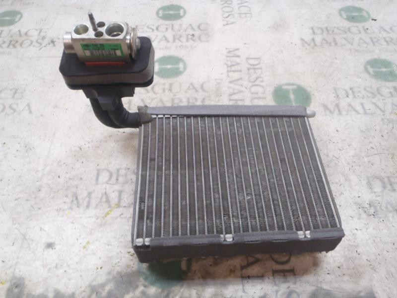 Recambio de evaporador aire acondicionado para ford focus lim cat referencia OEM IAM 5129677  