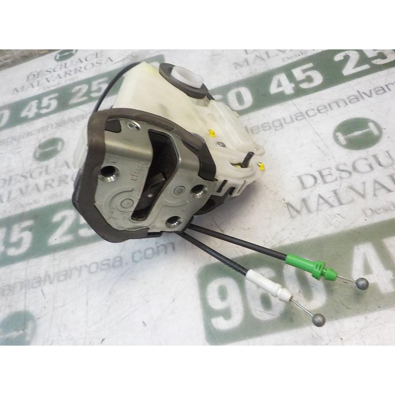 Recambio de cerradura puerta trasera izquierda para toyota yaris 1.4 turbodiesel cat referencia OEM IAM 690600D110  