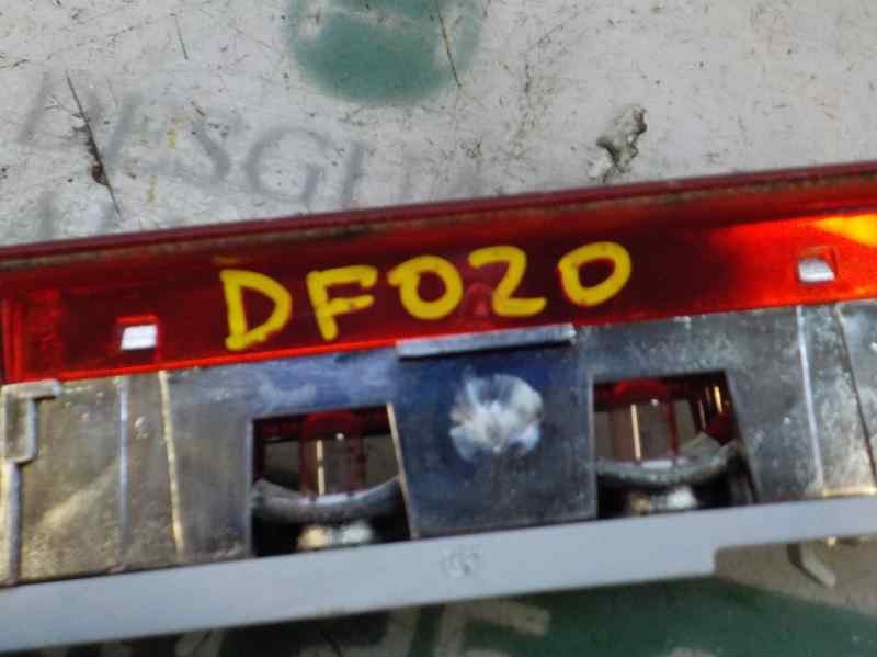 Recambio de piloto trasero central para fiat doblo 1.3 16v jtd cat referencia OEM IAM 51821699  