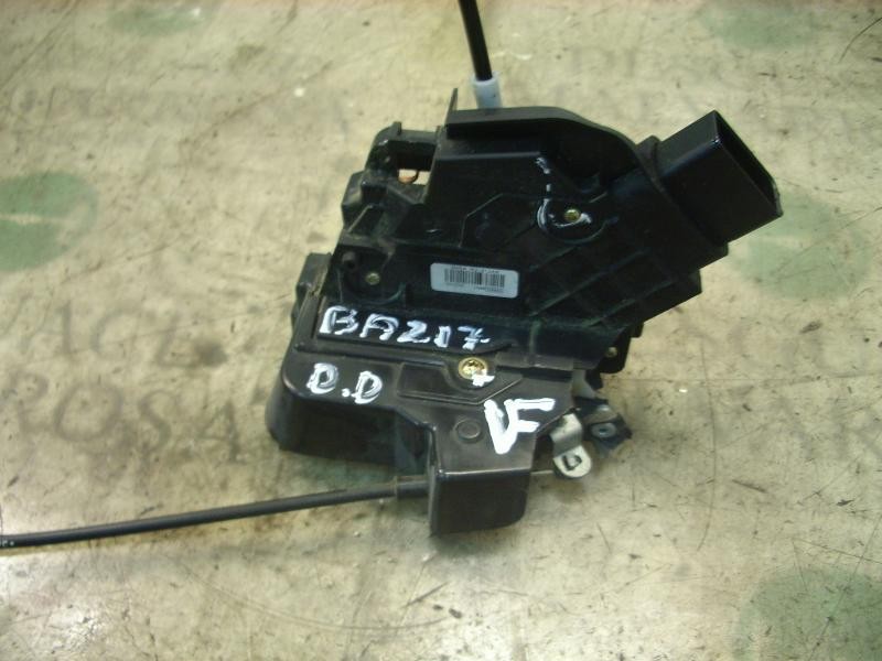 Recambio de cerradura puerta delantera derecha para ford focus berlina (cap) ambiente (d) referencia OEM IAM 4892360  