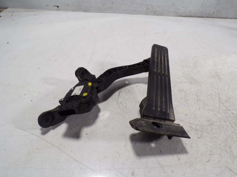 Recambio de potenciometro pedal para kia cee´d 1.4 crdi cat referencia OEM IAM 32700A6100 327003XXXX 